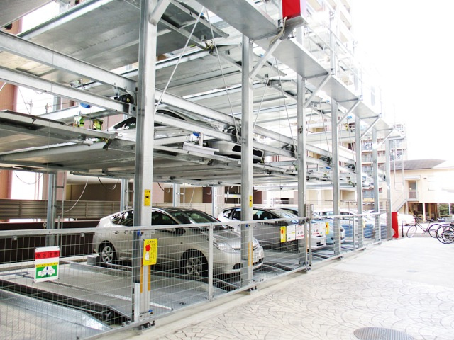 KAGAYAKI　SQUAREの駐車場