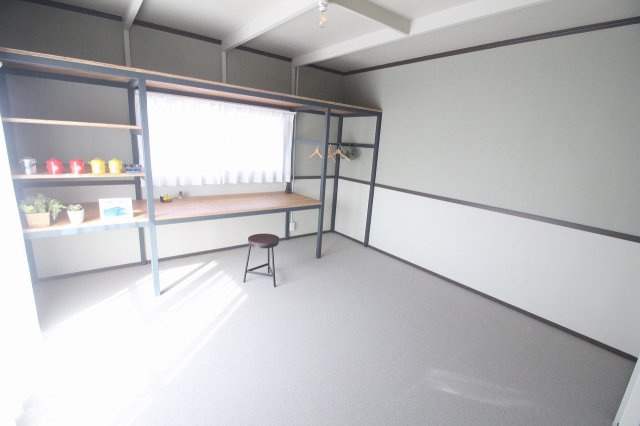 野木町若林の寝室|2階西側の洋室（8帖）