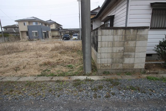 筑西市小川の外観|南側との境界部分（2022年3月撮影）