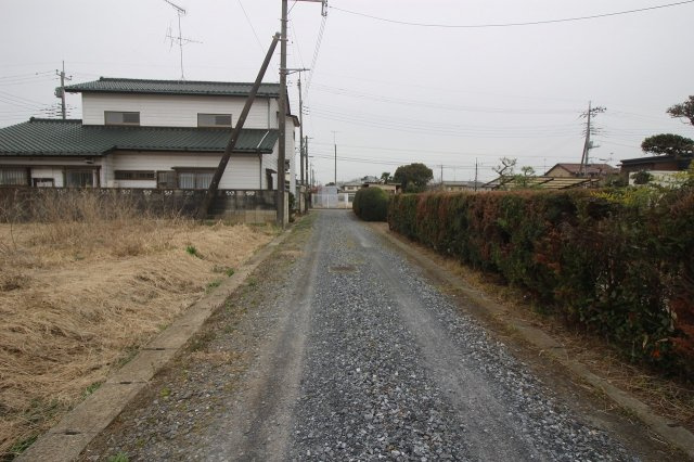 筑西市小川の前面道路含む現地写真|南西側道路（2022年3月撮影）
