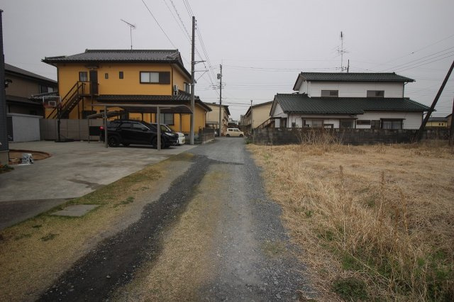 筑西市小川の前面道路含む現地写真|北東側道路（2022年3月撮影）