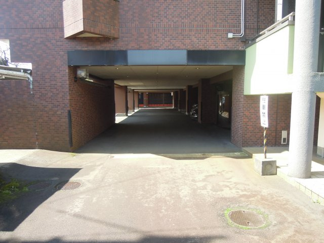 信開トピア足羽の駐車場