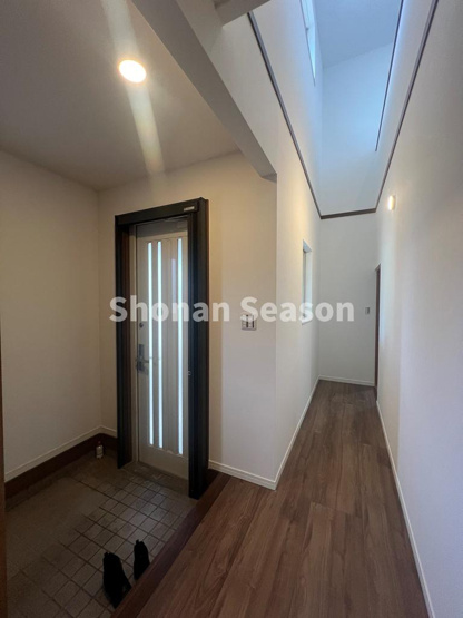 【玄関】 | いつでも気持ちよくお出迎えができる清潔感あふれる玄関スペース！