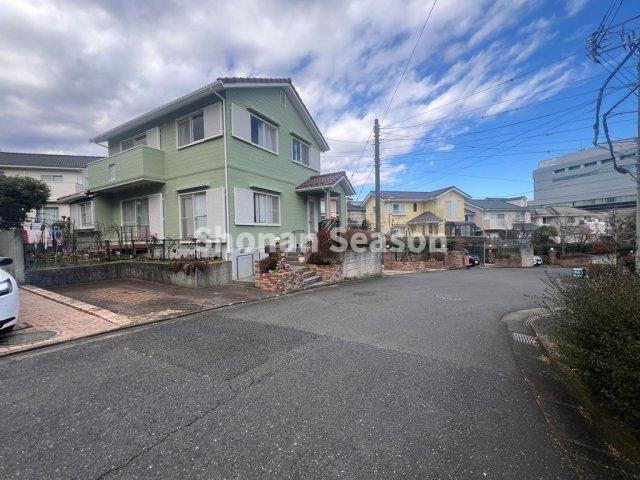 【周辺】 | 小・中学校や公園近く、子育て環境良好な長閑な住宅街にございます♪

