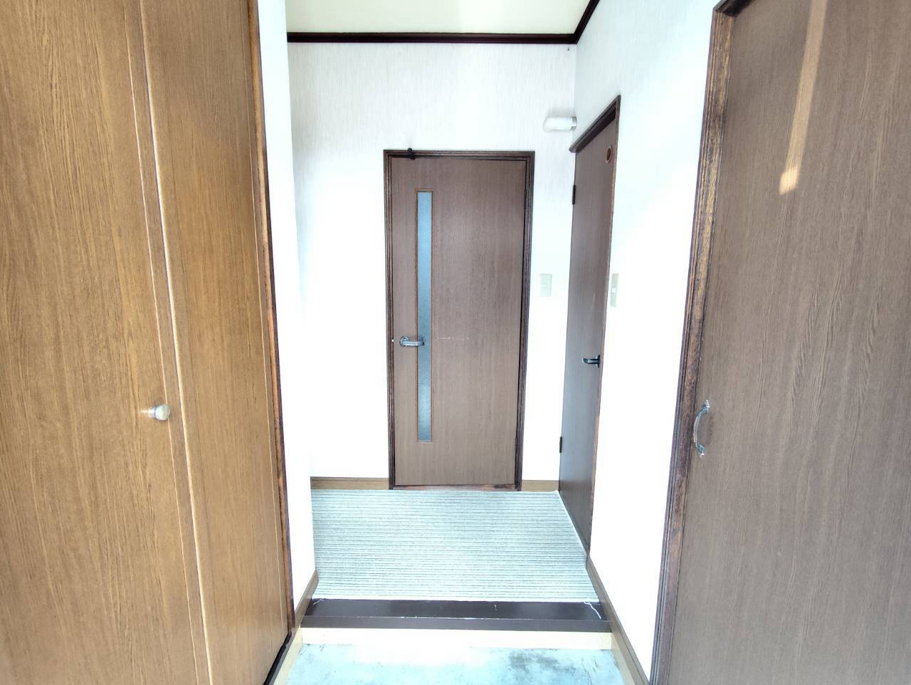 コーポはまなすの玄関