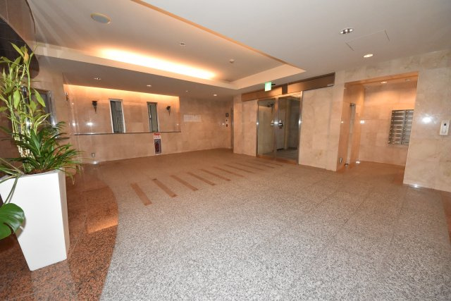 リーガル四ツ橋Ⅱのエントランス