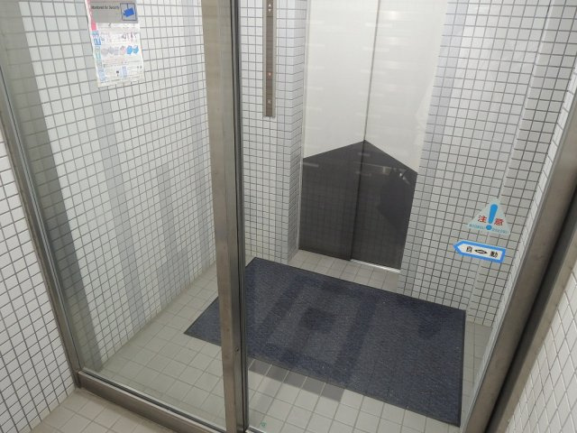 オリーブ白山のエントランス
