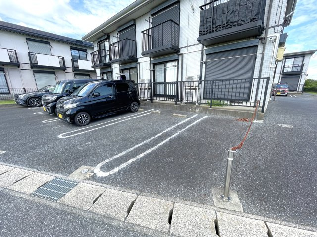 ガーデンハイツセキスイA棟の駐車場
