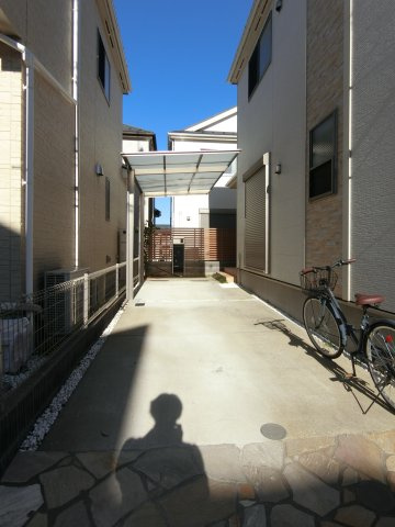 井田戸建の駐車場