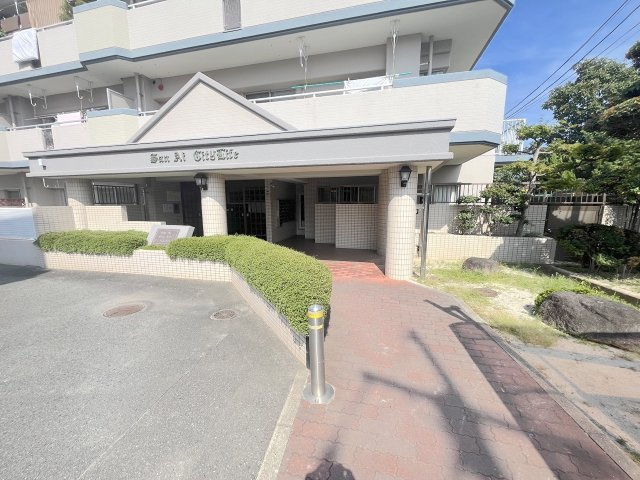 三愛シティライフ野間大池通のエントランス