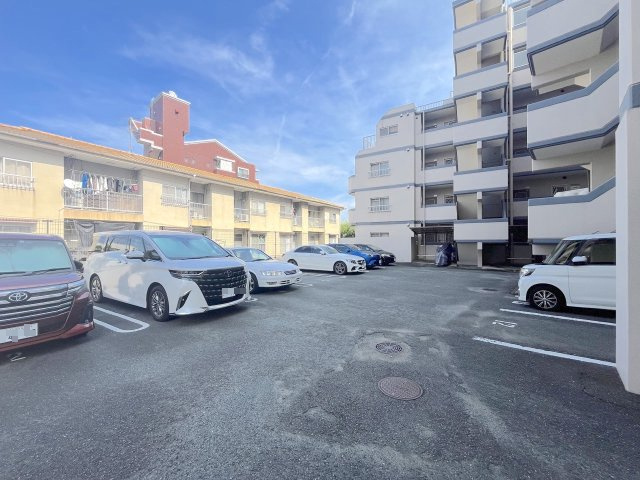 三愛シティライフ野間大池通の駐車場