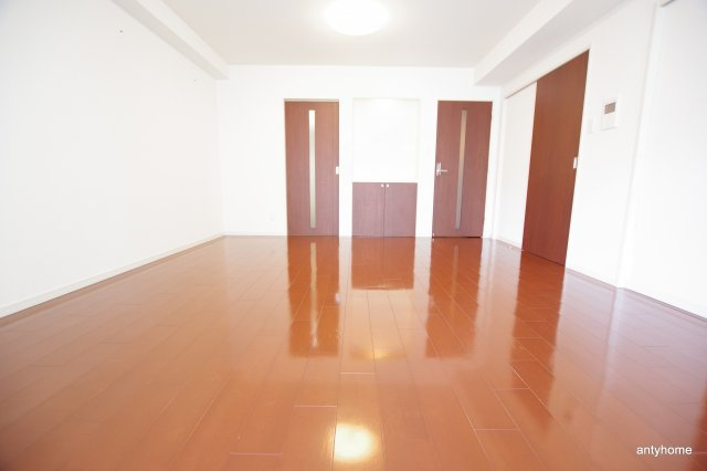 N’s First 仲介手数料無料の洋室