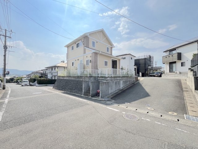 水城６丁目戸建ての前面道路含む現地写真