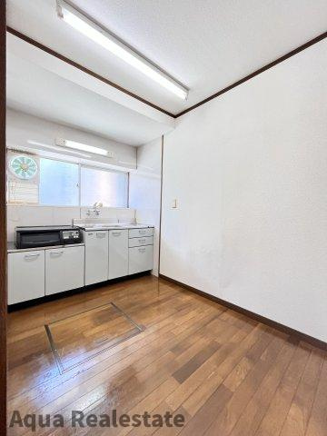 高松市福岡町戸建てのキッチン|きれいなキッチンです