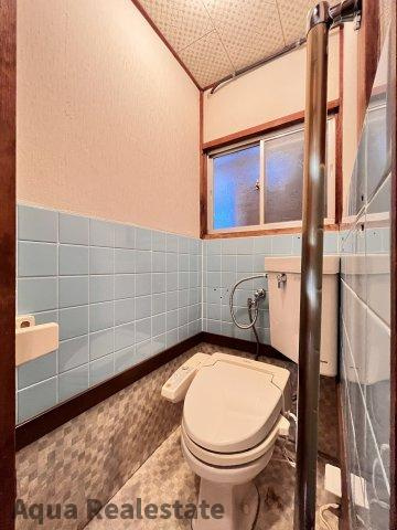 高松市福岡町戸建てのトイレ|落ち着いたトイレです