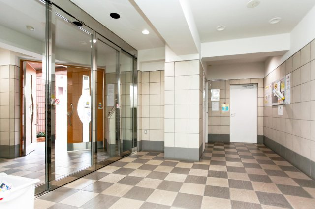 サヴォイエンポリウム　4階のエントランス