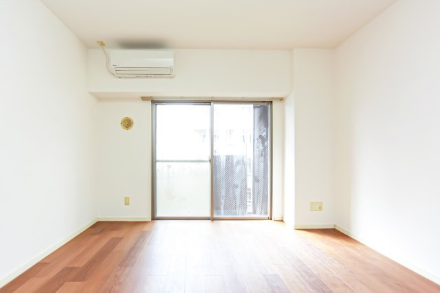 サヴォイエンポリウム　4階の居間・リビング|別号室のものです。現状優先になります。