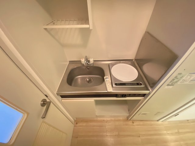 スクエアメゾン阪南のキッチン|同物件別部屋