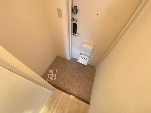 スクエアメゾン阪南の玄関|同物件別部屋