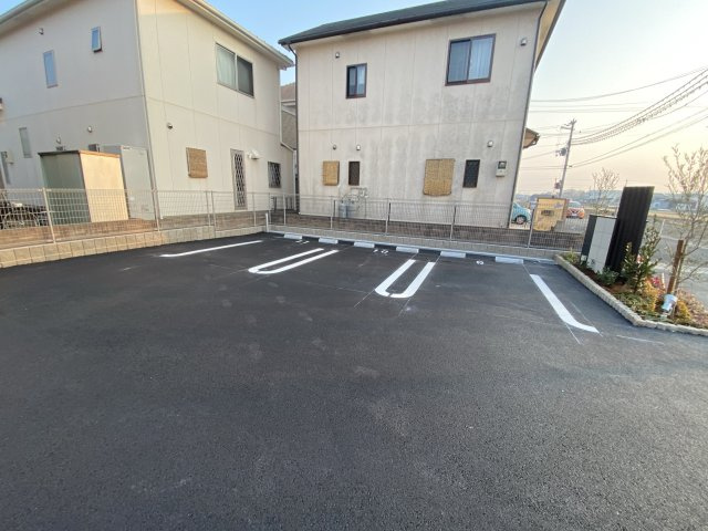 プリミエＢの駐車場