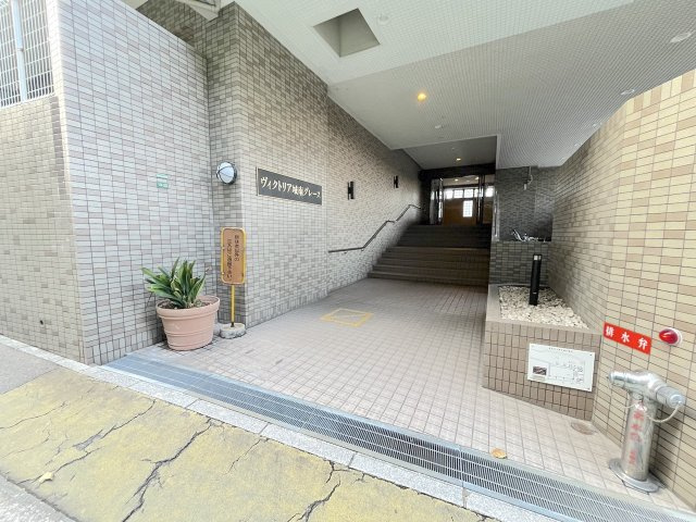 ヴィクトリア城南グレースのエントランス