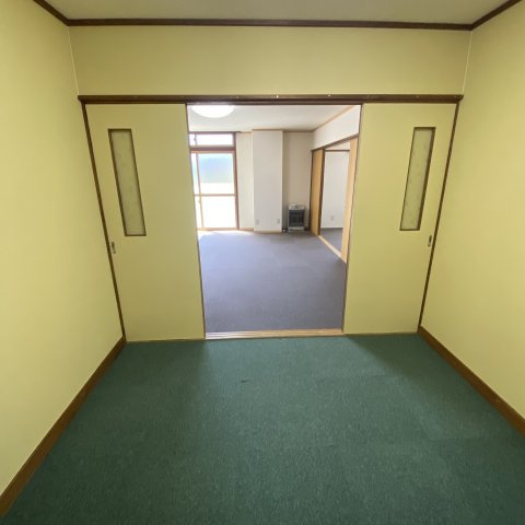 東光マンションの洋室|ゆったりした洋室です