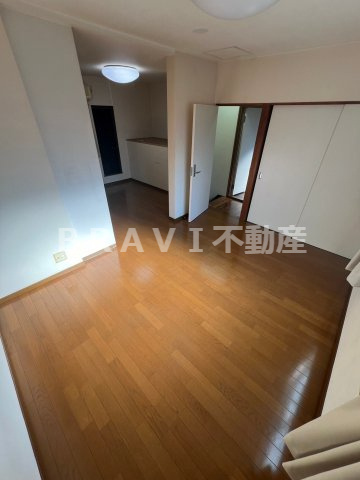 生野区中川一丁目店舗　BRAVI不動産の寝室|【生野区中川一丁目店舗付住宅】落ち着いた色調の寝室です