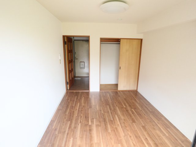 リバーサイド藤の居間・リビング