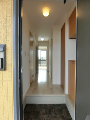 プログレス　A棟の玄関