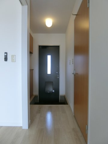 プログレス　A棟の玄関