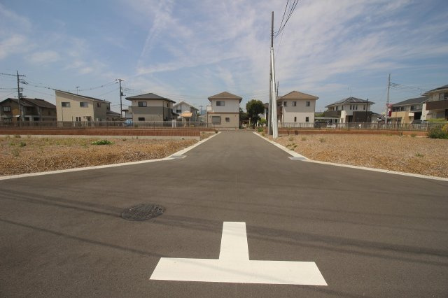 《分譲地》栃木市沼和田町　全8区画（区画6）の前面道路含む現地写真|分譲地内道路