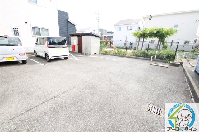 ベルビュ新明の駐車場