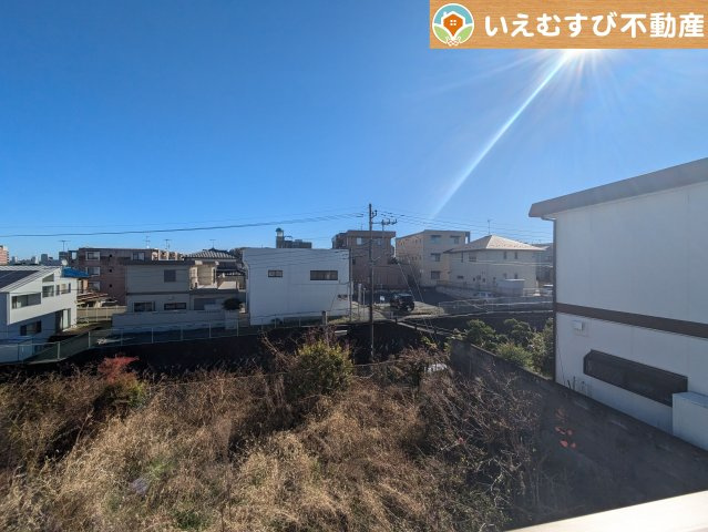 URBAN STYLE　深谷市上野台1期の展望|高い建物が無く開放感のある展望
バルコニーからの展望も開けていて閑静な住宅地が望めます。日当りも良いですね♪