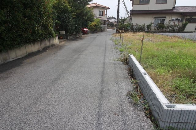 栃木市城内町2丁目の前面道路含む現地写真|北東公道を北から撮影