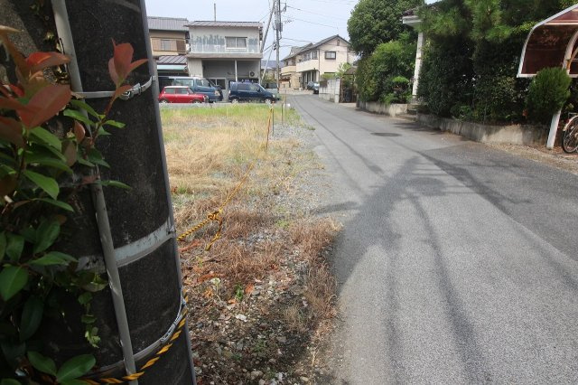 栃木市城内町2丁目の前面道路含む現地写真|北東公道を東から撮影