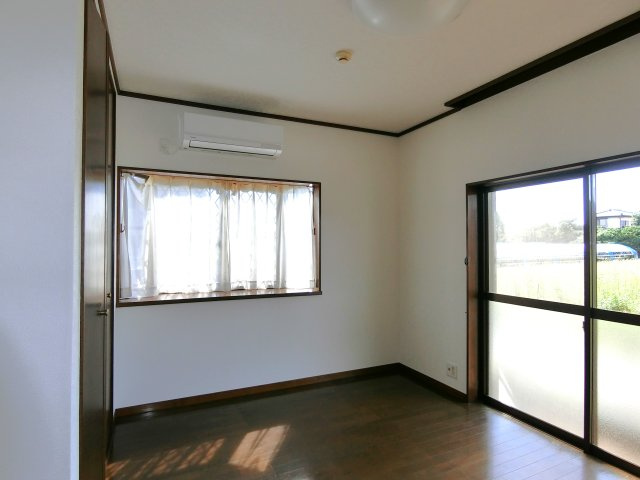 田間平屋の洋室