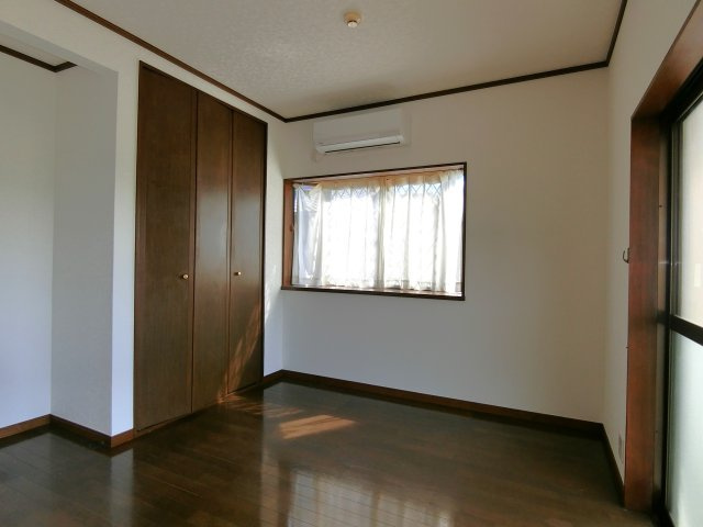 田間平屋の洋室