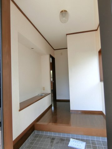 田間平屋の玄関