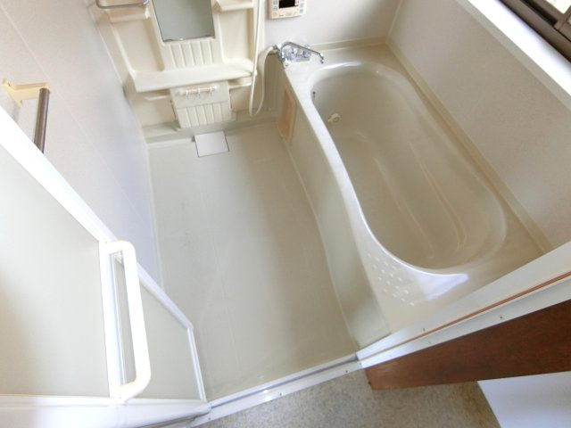 田間平屋の浴室