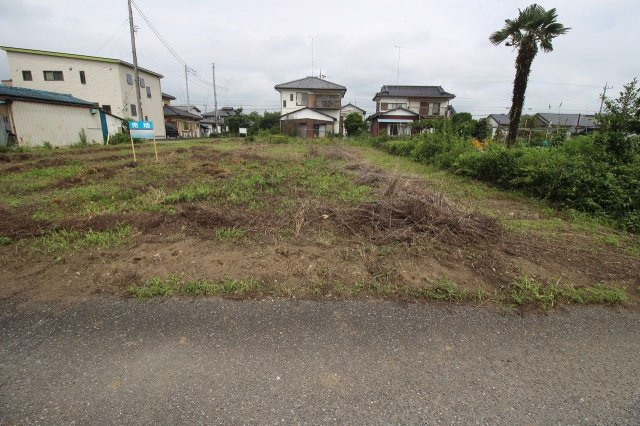 栃木市川原田町の外観|敷地の南側にある道路から北に向かって撮影