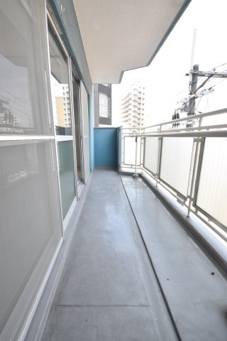 大阪市都島区中野町１丁目の賃貸マンションのバルコニー