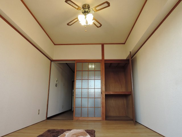 レジデンス連歌屋