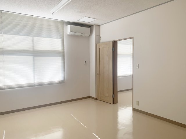 H様財部テナントの内装