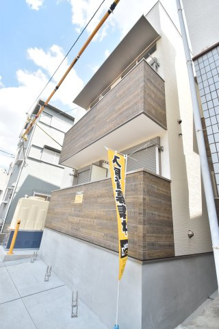 大阪市城東区新喜多２丁目のアパートの外観