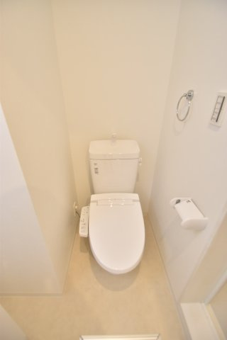 大阪市城東区新喜多２丁目のアパートのトイレ