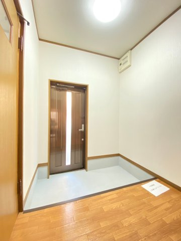 主原馬渕貸家の玄関