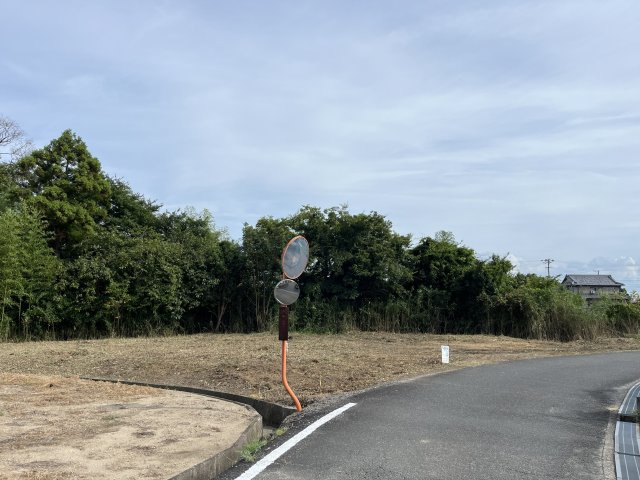 津市芸濃町林 売土地の前面道路含む現地写真