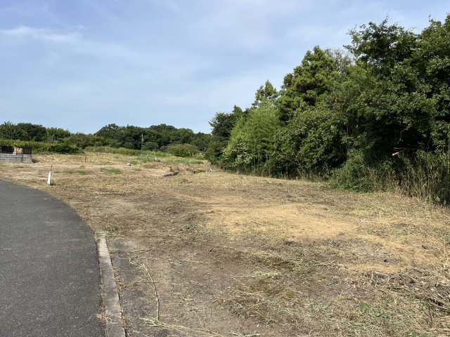 津市芸濃町林 売土地の前面道路含む現地写真