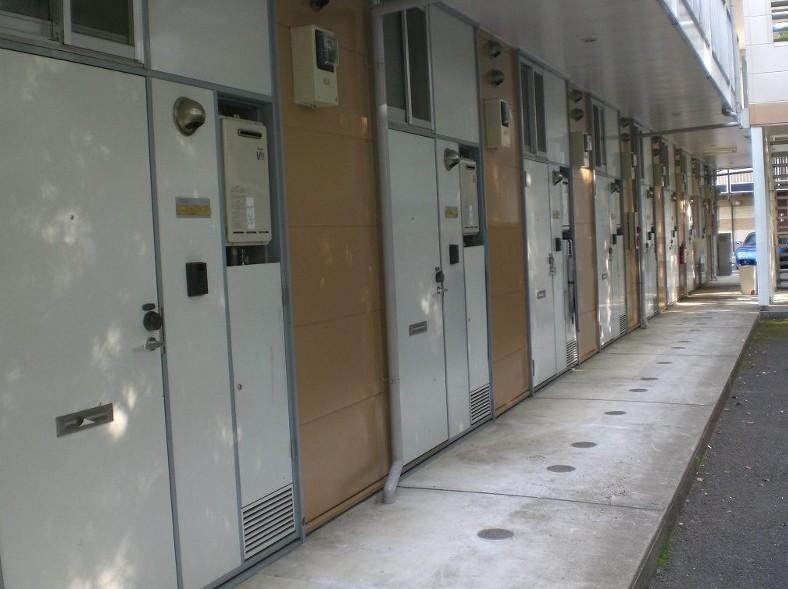 レオパレスさくらブリッサのエントランス