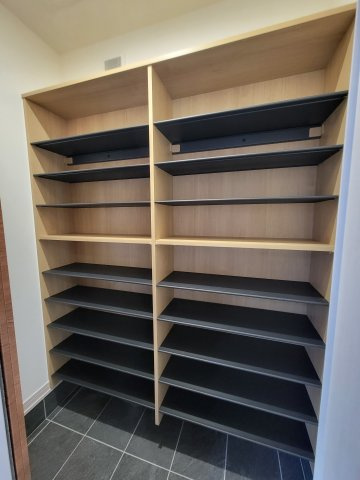 西浜3丁目Ⅳ・新築戸建の玄関